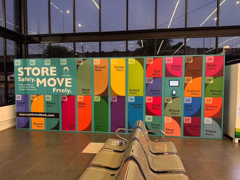 LOCK&ROLL — Smart luggage-locker network for Malaysian transit & venue partners.